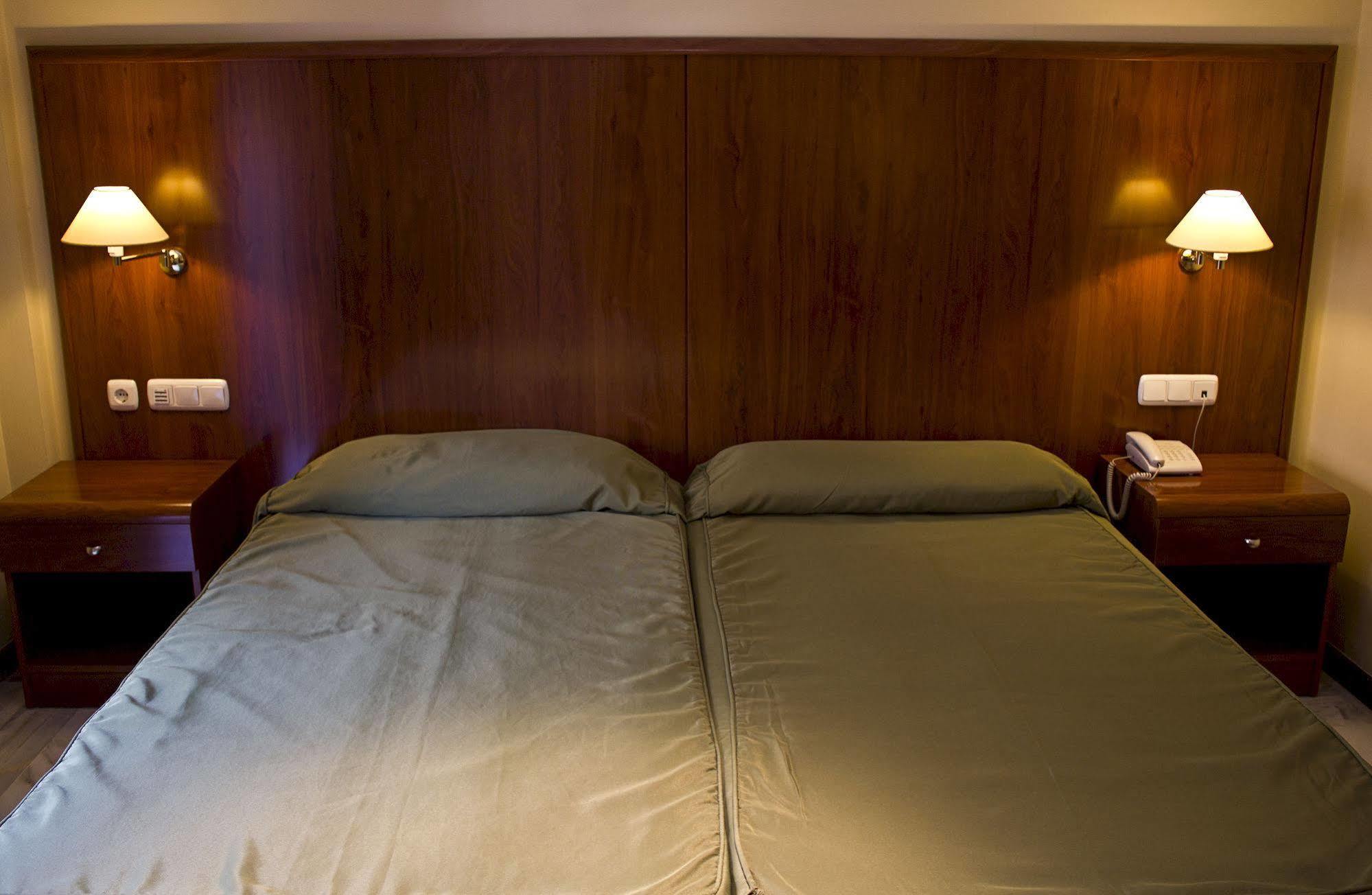 Hotel La Fonda De Don Gonzalo Cenes de la Vega Kültér fotó